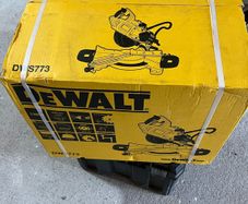 dewalt saw