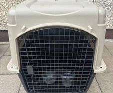 Dog/Pet travel crate / cage