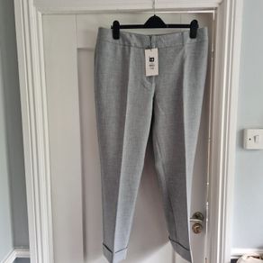 Carolyn Donnelly bnwt grey slim crop trousers size 16