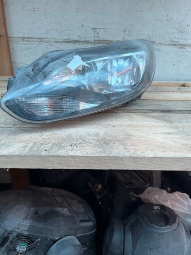 Ford focus headlight
