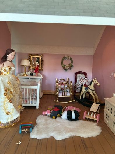 Stunning Georgian Dolls house