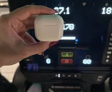 Apple AirPods 4 ANC Charging Case Only