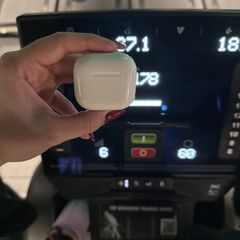 Apple AirPods 4 ANC Charging Case Only