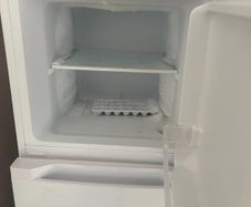 Fridge he