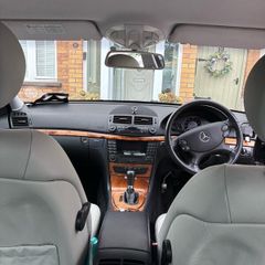 Mercedes-Benz E200-Class Saloo