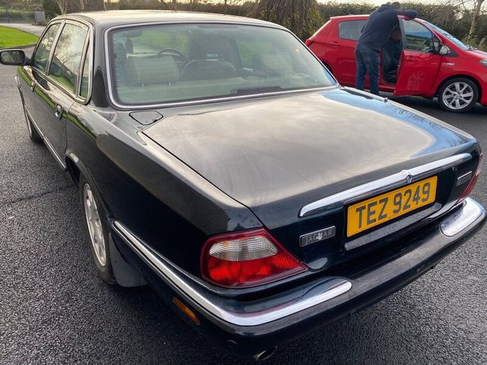 Jaguar XJ8 3.2 V8 Petrol