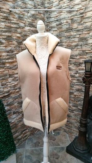Country Flair winter gilet Size small but would fit medium Like new perfect condition Extremely warm, perfect for the winter