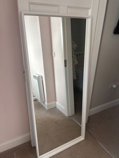 White Mirror