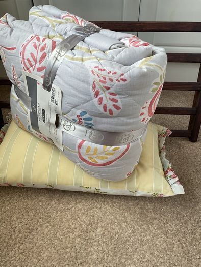 Bnwt grey bedspread double size