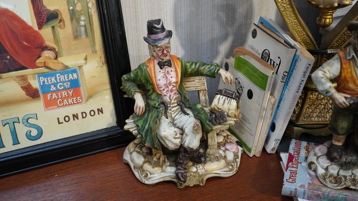 Capodimonte-Style Figurine