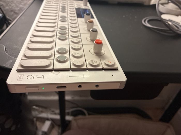 Op-1 Field Teenage Engineering