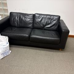 3 seaters Leather couch