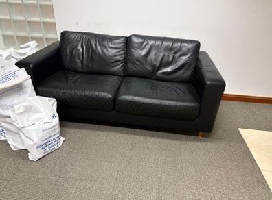 3 seaters Leather couch