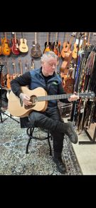 Furch guitar OM CM 4 months old with gig bag