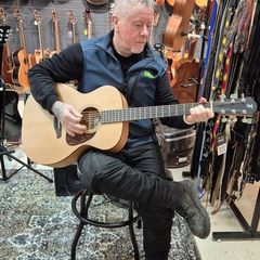 Furch guitar OM CM 4 months old with gig bag