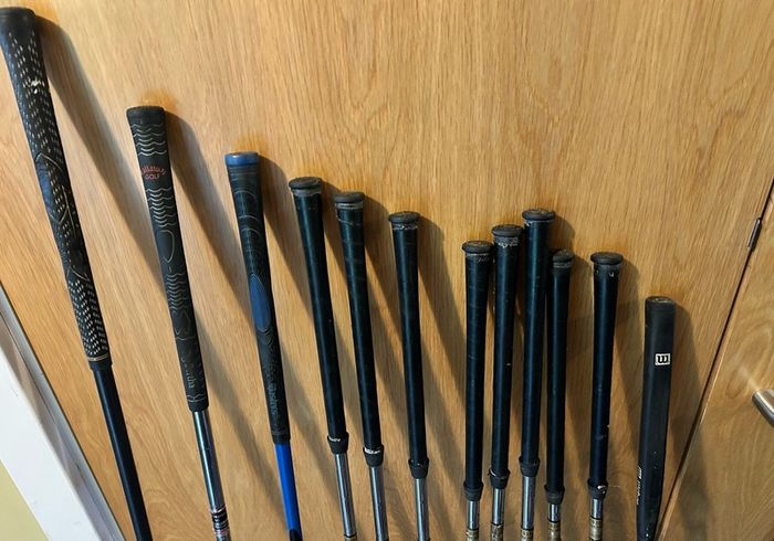 Full beginner golf set Titleist and Wilson with bag and golf balls