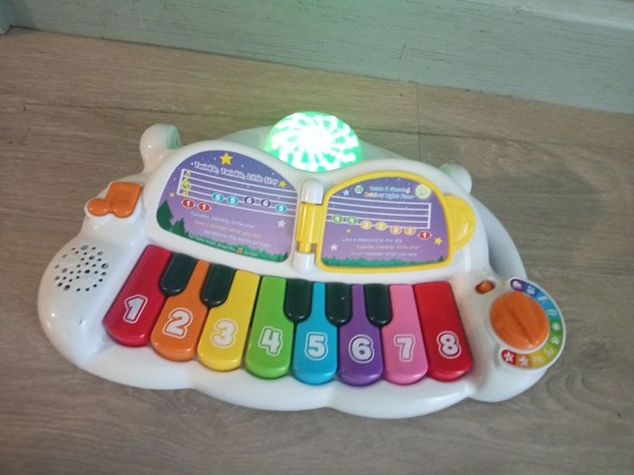 Piano toy