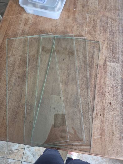 4 plate glass shelves
