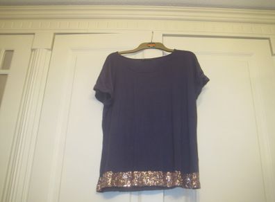 Blue Top with Gold Sparkle Border.