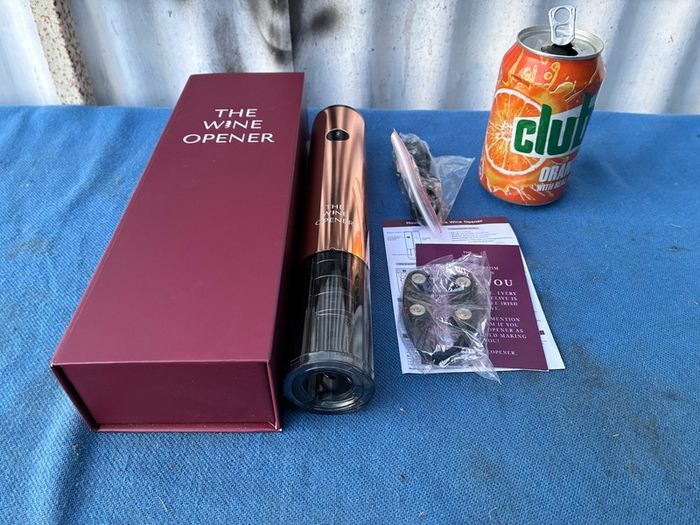 Rechargeable wine opener