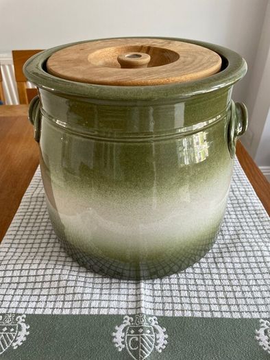 Kiltrea Bread Crock