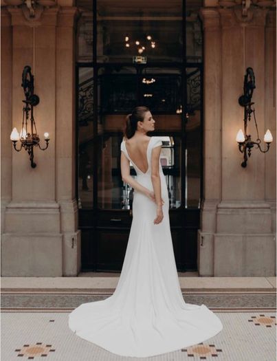 Beautiful Alena Leena wedding dress never worn