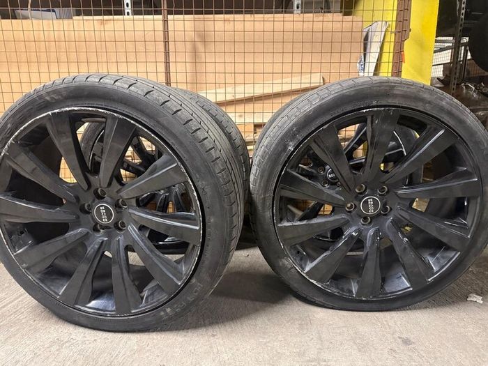 Range Rover 23 inch tyres