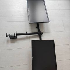 2 x LG 22 inch monitors with arms mount to the desk quick sale