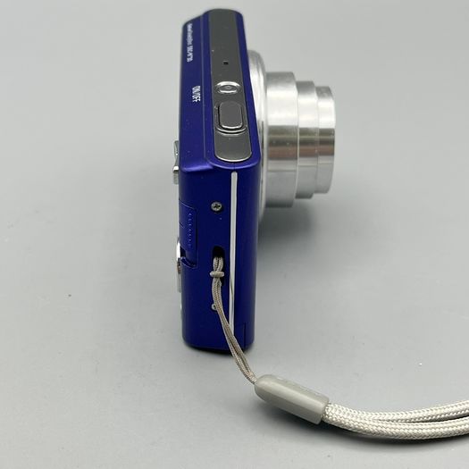 Sony DSC-W730 16.1MP Digital Camera Blue - Full Kit