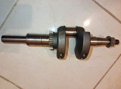 Briggs & Stratton V-Twin Crankshaft 595707 / 699700