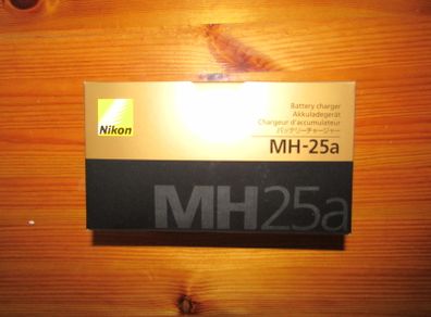 Nikon MH-25a Battery Charger