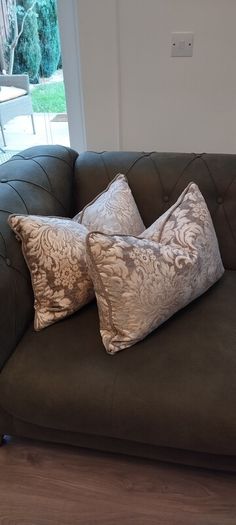 Paul Costelloe cushions 40x60cm brand new