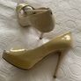 Guess Nude Peep Toe Platform Shoes Size 3.5 Image 3
