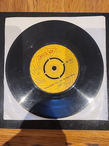 Leapy Lee Little Yellow Aeroplane 7 Inch Vinyl