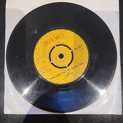 Leapy Lee Little Yellow Aeroplane 7 Inch Vinyl