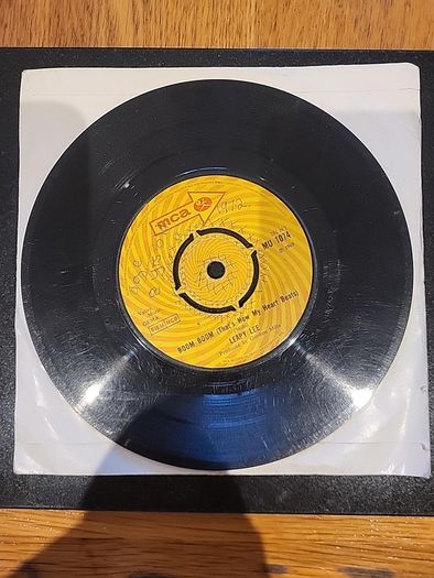 Leapy Lee Little Yellow Aeroplane 7 Inch Vinyl