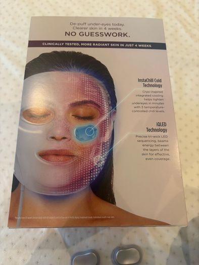 Shark Cryo Glow Face Mask