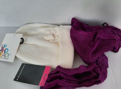 New child's white beanie hat and scarf tag attached