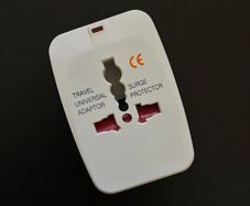 Simple Universal Travel Adapter (Excellent Condition)