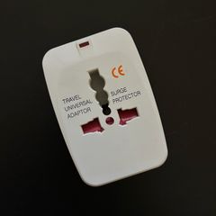 Simple Universal Travel Adapter (Excellent Condition)