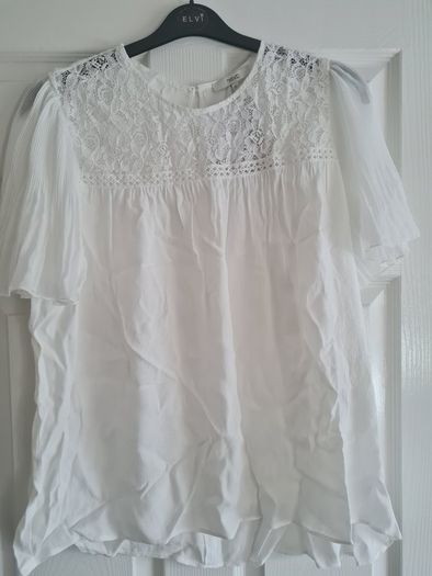 Plus Size (22) Next Ecru Lace Top. New