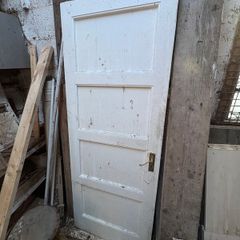Shaker panel interior door with lockset