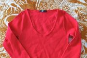 Women's top red
