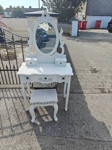 Makeup Table