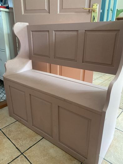 Solid pine bench with storage