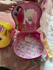 princess case with hair accessories