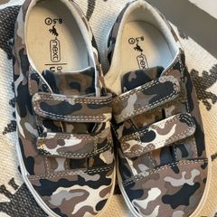 Next boy shoe junior 8.5