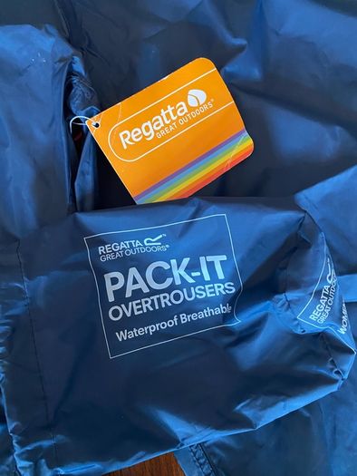 Rain gear bottoms navy Medium , jacket small medium ,