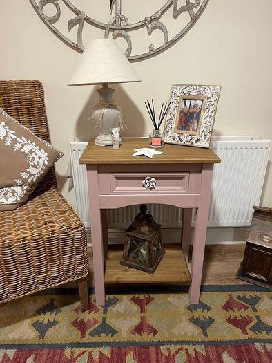 Side Table/ Lamp Stand