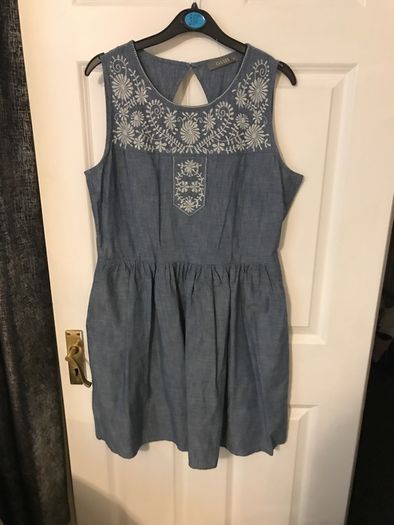 Oasis dress